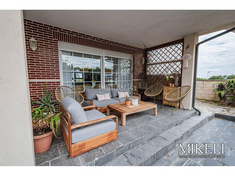 Foto 0af1f696-3f62-49a3-b3ce-aeb5e2397aa2. Chalet  unifamiliar en la playa de la arnia , vende mikeli en Piélagos