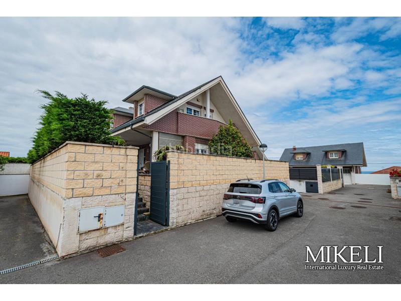 Foto 54be1124-49fc-404c-ae8b-3215e8a674cf. Chalet  unifamiliar en la playa de la arnia , vende mikeli en Piélagos