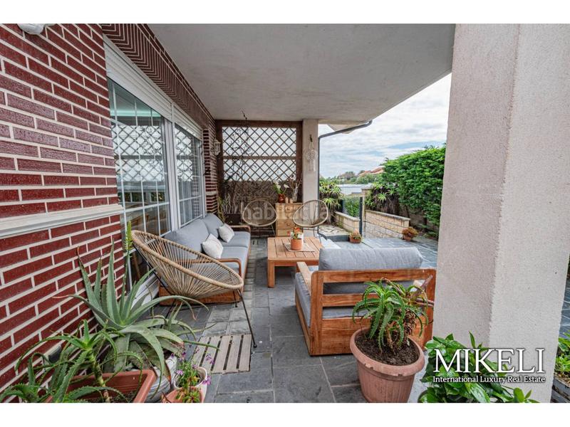 Foto 670fd873-609a-4f0c-96d2-59823fb52a50. Chalet  unifamiliar en la playa de la arnia , vende mikeli en Piélagos