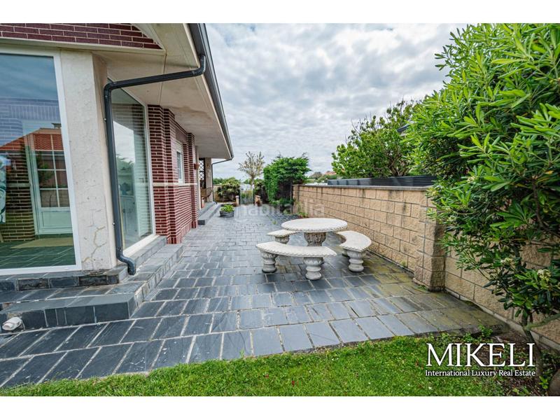 Foto 904c1226-1167-4f7f-8056-d1442fb43aec. Chalet  unifamiliar en la playa de la arnia , vende mikeli en Piélagos