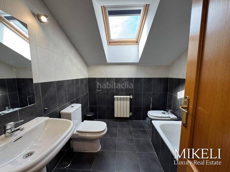 Foto b12b87ce-48ca-487c-ab0e-f5d6830fb2ad. Affitto casa bifamiliare con riscaldamento parcheggio in Piélagos