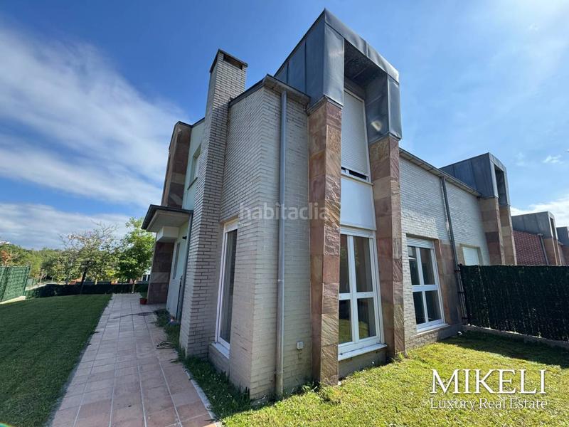 Foto a6dda12c-6c76-4fa3-8e0a-cd6085d22466. Alquiler casa pareada chalet pareado en alquiler en Mortera en Piélagos