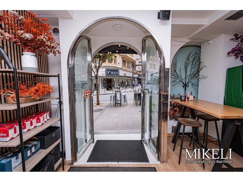 Foto e45fd356-8f94-4a06-9745-b41573214b5b. Pas-de-porte local commercial dans Centro - Ayuntamiento Santander