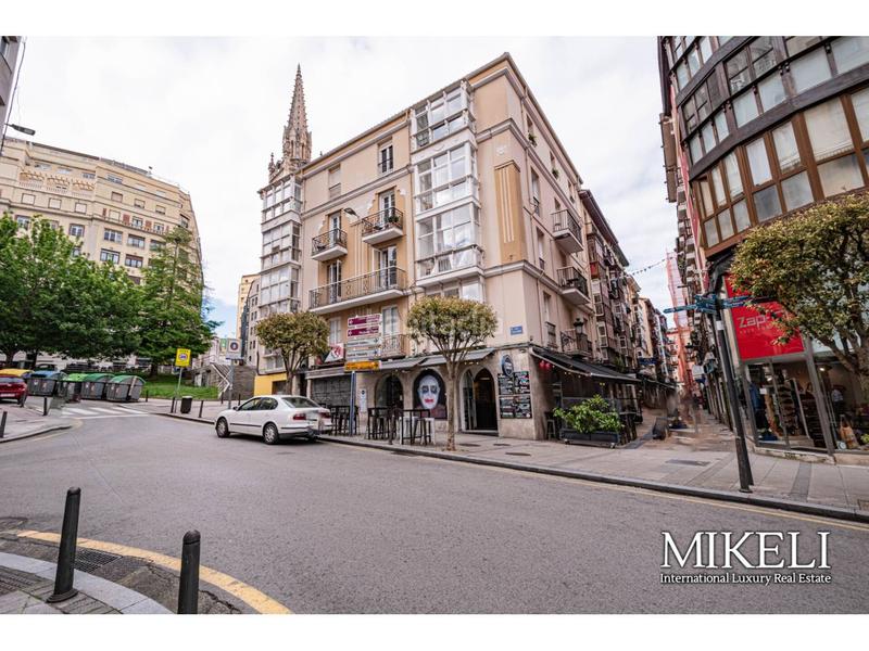 Foto e8640949-9c75-4730-a523-c7e055aff5c8. Pas-de-porte local commercial dans Centro - Ayuntamiento Santander