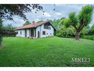 Chalet  Hornos. Vivienda única en santillana del mar