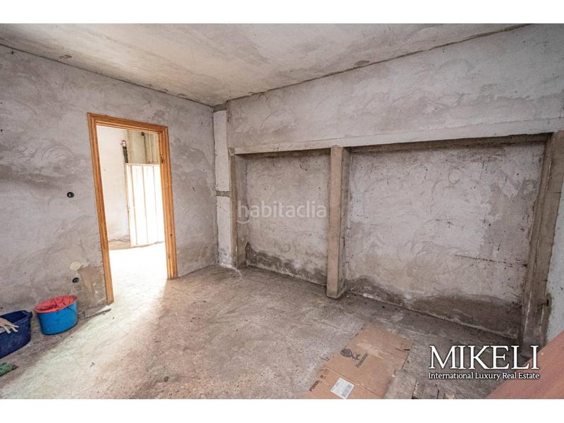 Foto 8fa6808c-96ec-4e68-bf3e-f7012b275c42. Alquiler local comercial amplio local comercial con muchas posibilidades en alquiler en castilla hermida en Santander