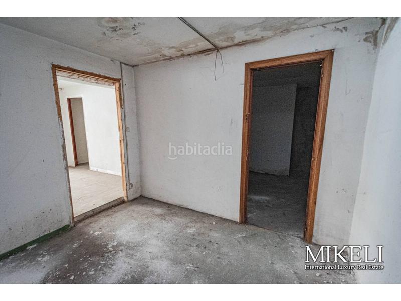 Foto 92d16c6e-269d-45ba-88a2-bfdd3222de9a. Alquiler local comercial amplio local comercial con muchas posibilidades en alquiler en castilla hermida en Santander