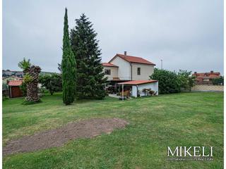 Maison  Fernández caballero. Casa independiete en guarnizo , vende mikeli