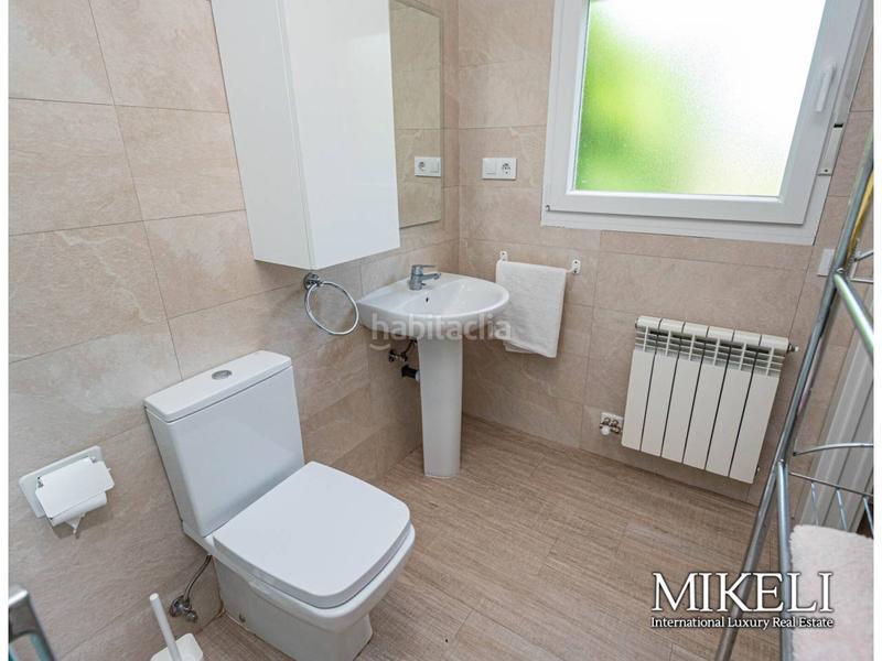 Foto 24a36e00-ef1f-45b1-a4cd-0374b1db8845. Casa bifamiliare con riscaldamento parcheggio in Galizano Ribamontán al Mar