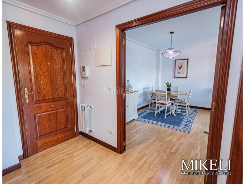 Foto 2165e584-0f70-4be3-937e-a1e3c2eeb1d9. Piso para entrar a vivir con actualización reciente, vende mikeli en Santander