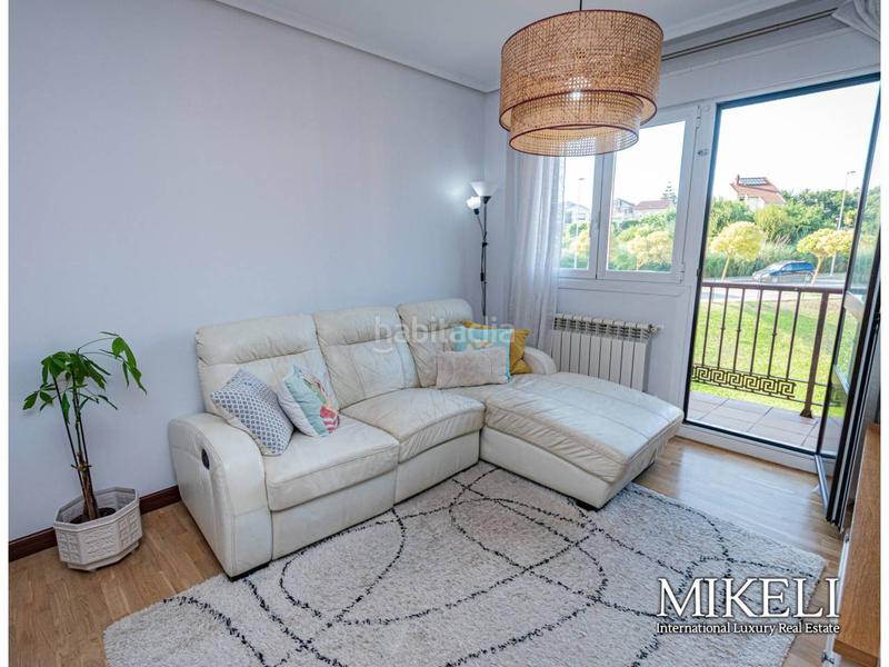 Foto 6e8835ca-75a8-428d-8603-fa1d3b703e08. Piso para entrar a vivir con actualización reciente, vende mikeli en Santander