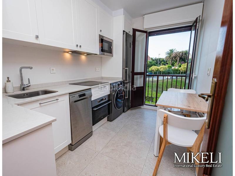 Foto 79c9d1e3-7403-4e8f-b4eb-42541f371dcf. Piso para entrar a vivir con actualización reciente, vende mikeli en Santander