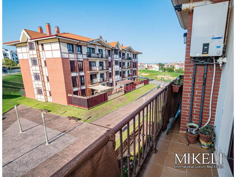 Foto 9185e02c-5f96-4bbb-a1da-08fa0bc3e81e. Piso para entrar a vivir con actualización reciente, vende mikeli en Santander