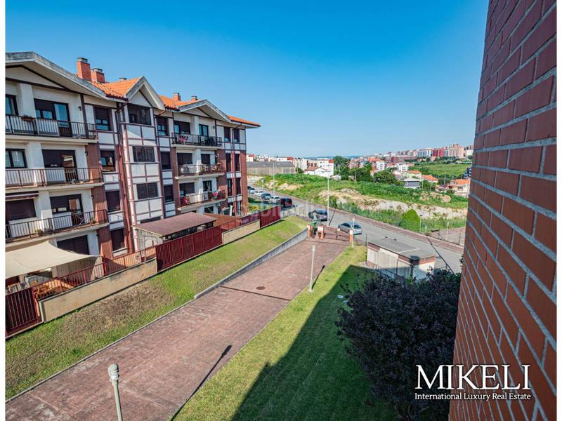 Foto d3d954cc-c544-47ab-838c-036dbfb3e687. Piso para entrar a vivir con actualización reciente, vende mikeli en Santander
