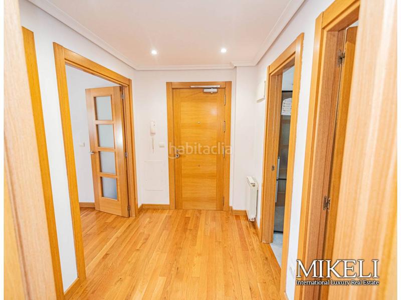 Foto 59412e85-0389-48c0-8563-ae43f66dae49. Piso inmueble con mucha luminosidad. en Monte Santander