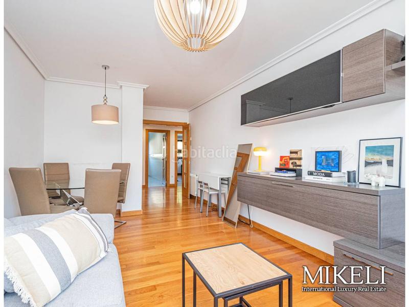 Foto e5cd0799-c494-415d-b89a-5512acafe610. Piso inmueble con mucha luminosidad. en Monte Santander
