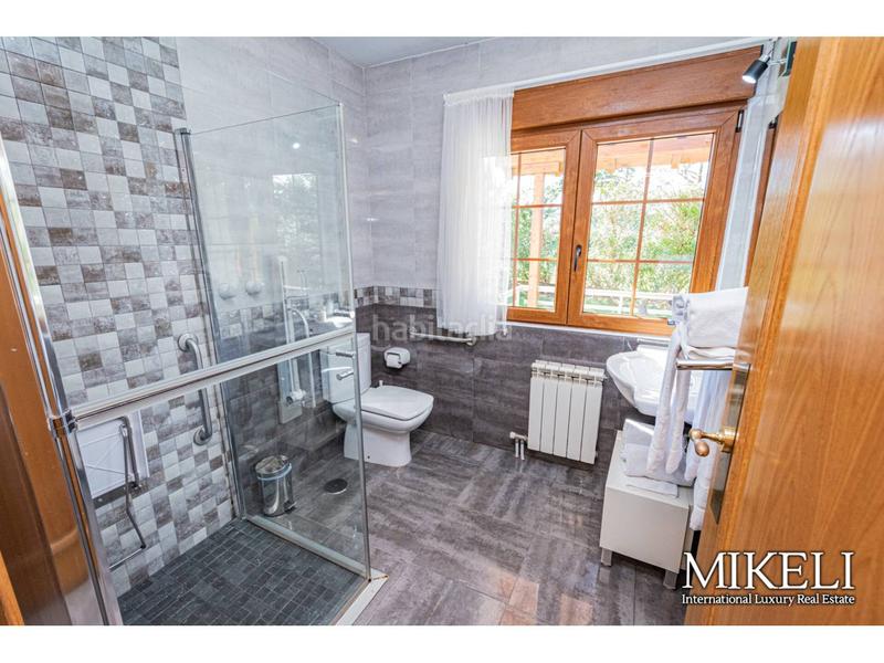 Foto b91d7ee8-366c-4e90-9d58-373ba45f5e1e. Chalet magnífico hotel en venta en sobremazas en Anaz - Sobremazas - San Vitores Medio Cudeyo