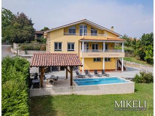 Casa  Las presillas. Las presillas,puente viesgo , casa con piscina , vende mikeli