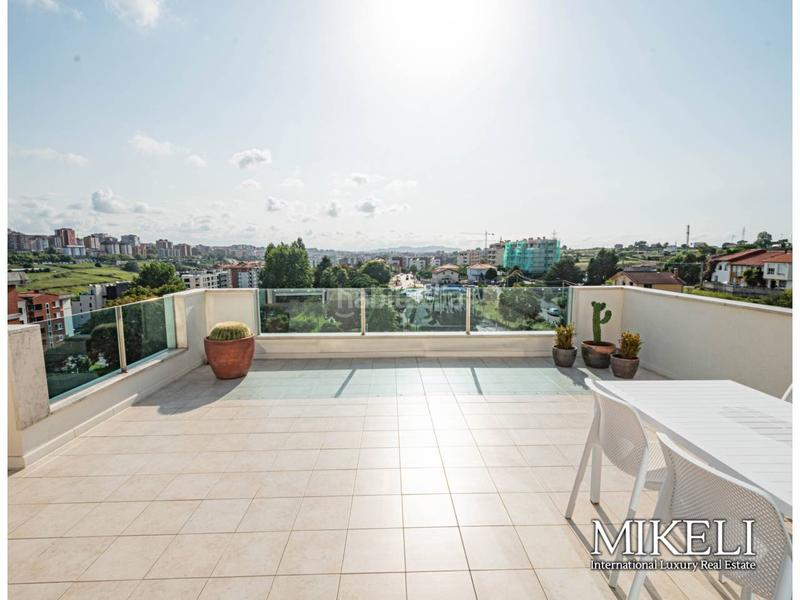 Foto fbcbf1be-ebbd-4882-aecf-548f38e1a37b. Piso exclusiva vivienda con terrazas en Valdenoja Santander