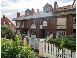 Location Maison jumelée  Cantabria. Alquiler de chalet adosado en valdenoja  avenida de cantabria