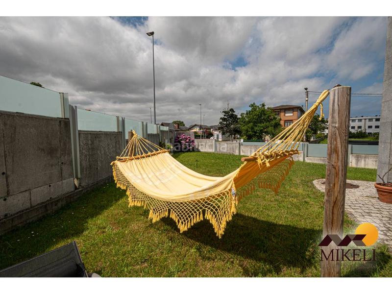 Foto 68216964-c97b-43a9-af1f-f4731e2763ae. Casa aparellada amb calefacció aparcament a Alisal - San Román Santander