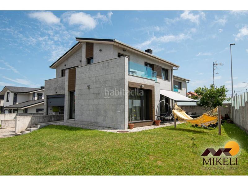 Foto 969746be-b714-47f8-8ecc-6c0ce7e6c34a. Casa aparellada amb calefacció aparcament a Alisal - San Román Santander