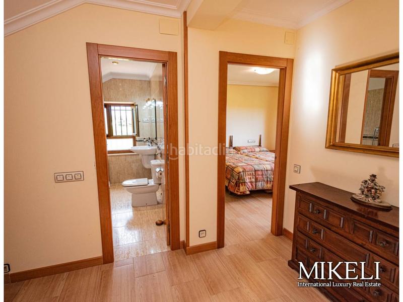 Foto 29ec4f18-59dc-4056-a490-e394a18884ed. Casa  independiente con vistas al mar y a la campiña en buelna, asturias en Llanes