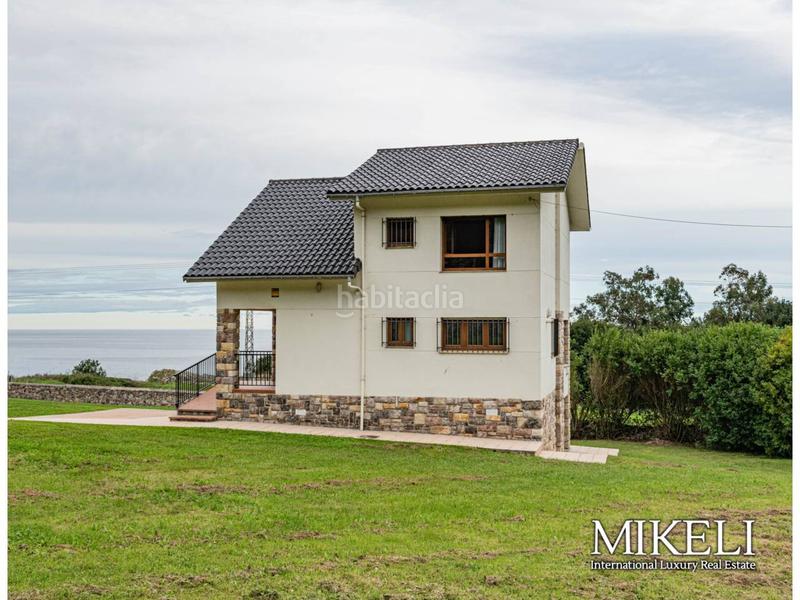 Foto 395b1477-72ad-4318-bf49-7da93c034bd9. Casa  independiente con vistas al mar y a la campiña en buelna, asturias en Llanes