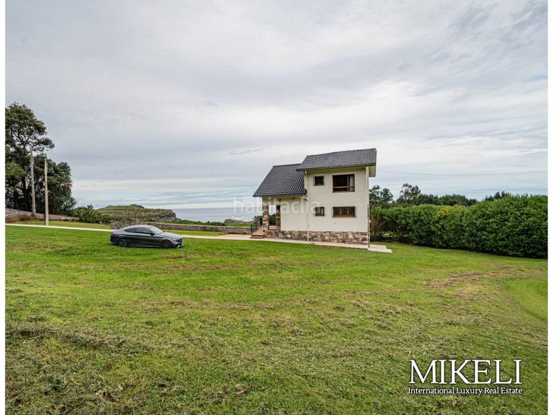 Foto 3997f613-fdaa-42ff-b8ba-55b3fd33902e. Casa  independiente con vistas al mar y a la campiña en buelna, asturias en Llanes