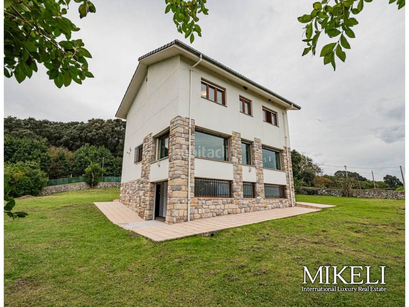 Foto 56ebabdb-a8d4-436f-979d-deb5fe255a9d. Casa  independiente con vistas al mar y a la campiña en buelna, asturias en Llanes