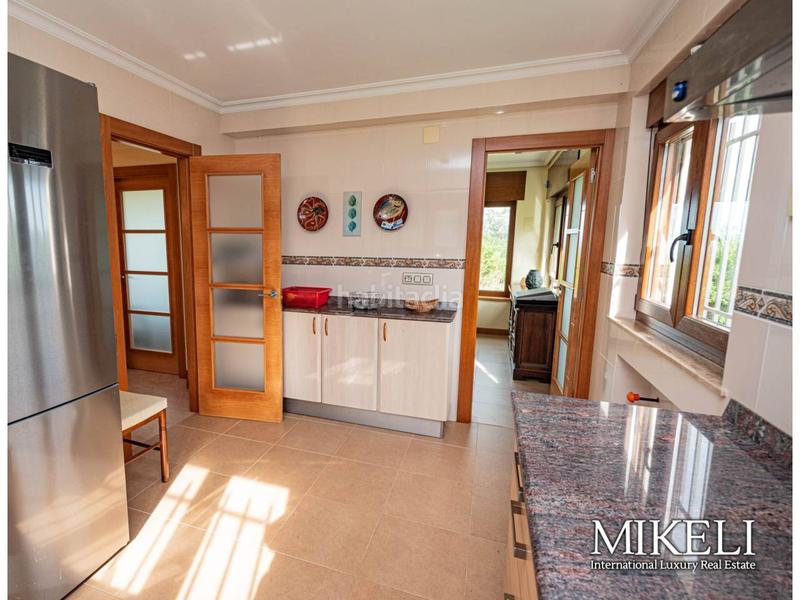 Foto ae88ac32-2db3-4eb8-9ef7-7d36a9cecb40. Casa  independiente con vistas al mar y a la campiña en buelna, asturias en Llanes