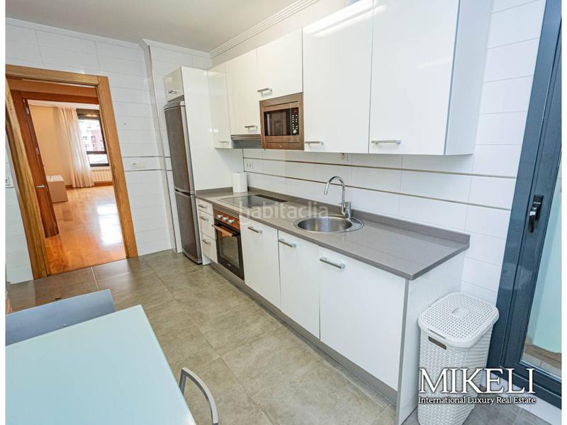 Foto 0eadab9a-bcf8-4c68-ba22-84feab68fc06. Location appartement avec chauffage parking piscine dans Santander