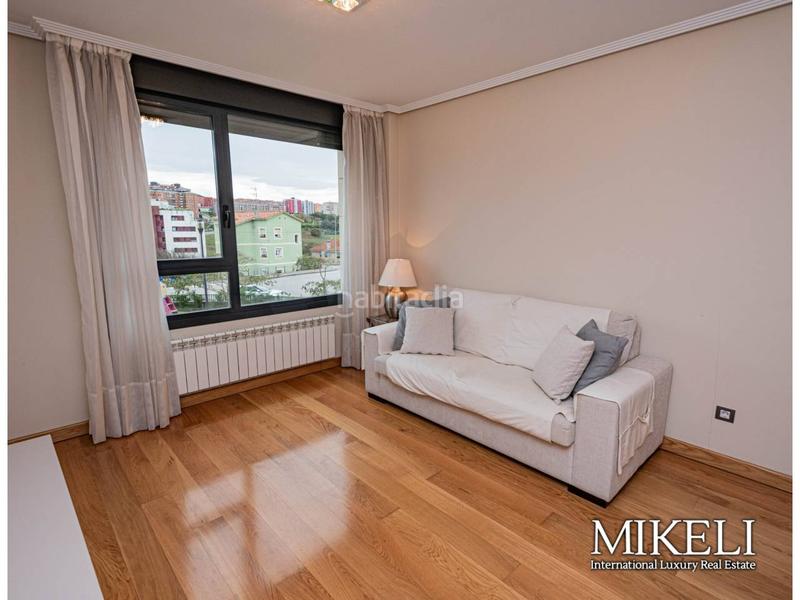 Foto 68dae119-74a6-43a3-b81c-46b28d4f913a. Rent flat with heating parking pool in Monte Santander