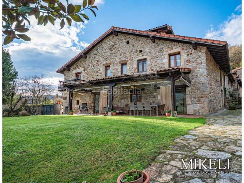 Foto a6a23c11-b4b7-489e-80ae-54667d42964b. Casa amb calefacció aparcament a Corvera de Toranzo