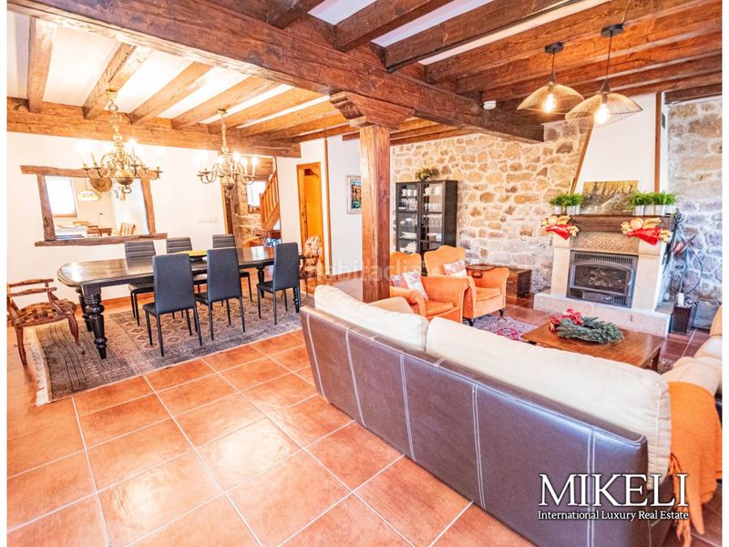 Foto b9a266f7-ccf5-499e-882f-16e0f3ccbe45. Casa amb calefacció aparcament a Corvera de Toranzo