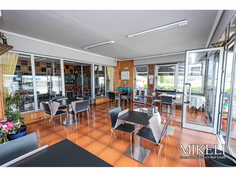 Foto 6a8acacf-3b4b-43dd-b70b-01975bc3537e. Local comercial restaurante en funcionamiento con vivienda en venta en pontejos. en Marina de Cudeyo