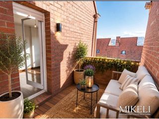 Casa adossada  Calle avenida cantabria. Proximo  al sardinero chalet adosado , vende mikeli