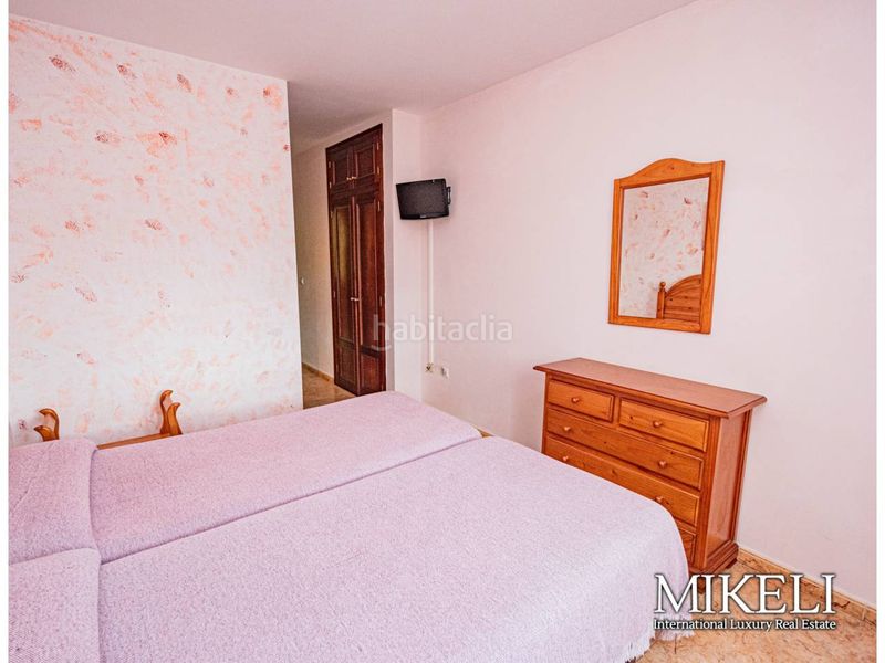 Foto 06e5dab2-b1ab-42cf-8301-c685f8096d49. Local comercial a Comillas