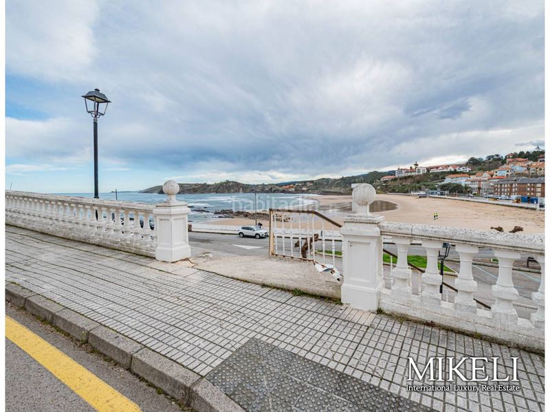 Foto 2c02b8d0-f3b8-465b-af15-79a8e86a8f7c. Local comercial a Comillas