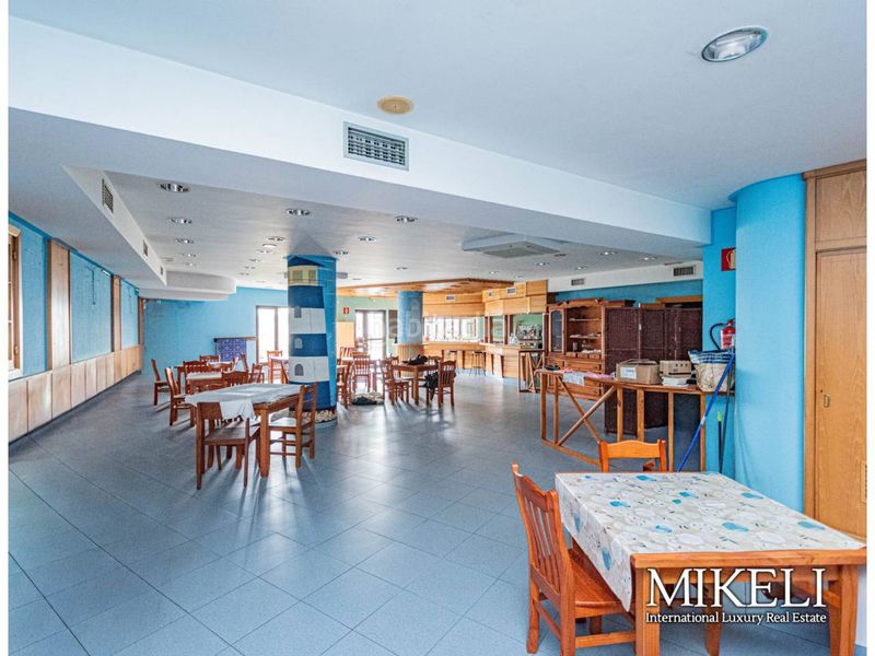 Foto 65d43965-0d5c-42d5-a863-b8ce3819800f. Local comercial a Comillas