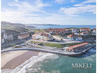 Local Comercial  Paseo muelle. Local frente a la playa  de comillas, inversión  ,vende mikeli