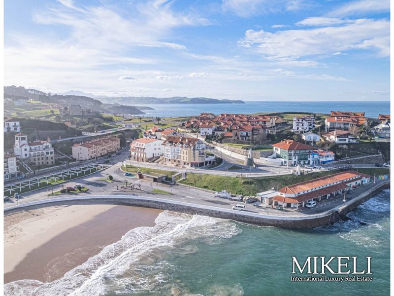 Foto 6ab1b7aa-f411-4d7d-abb0-65044de528aa. Local comercial a Comillas