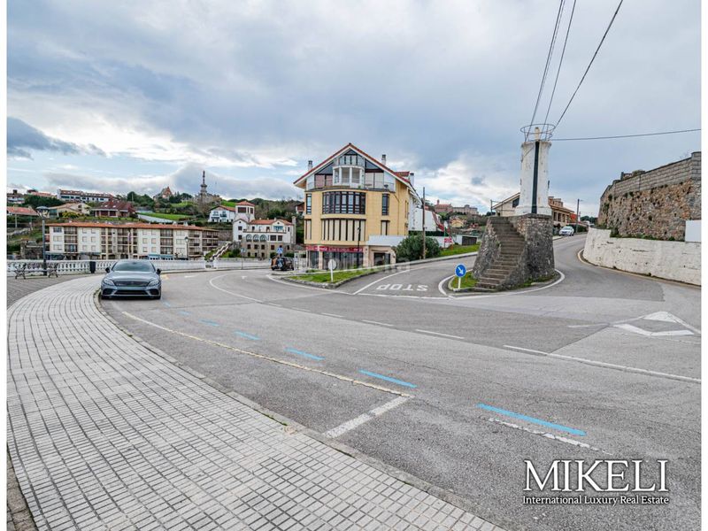 Foto 92d4d074-64b7-4c1c-ada8-40aab1f559b7. Local comercial a Comillas