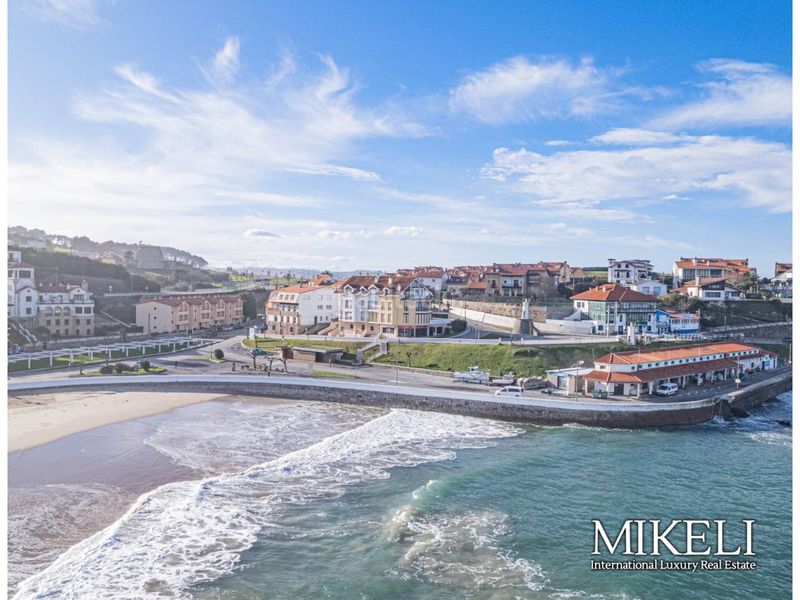 Foto ace01f3a-fb0f-4897-b3ea-7bb07c6c99d2. Local comercial a Comillas