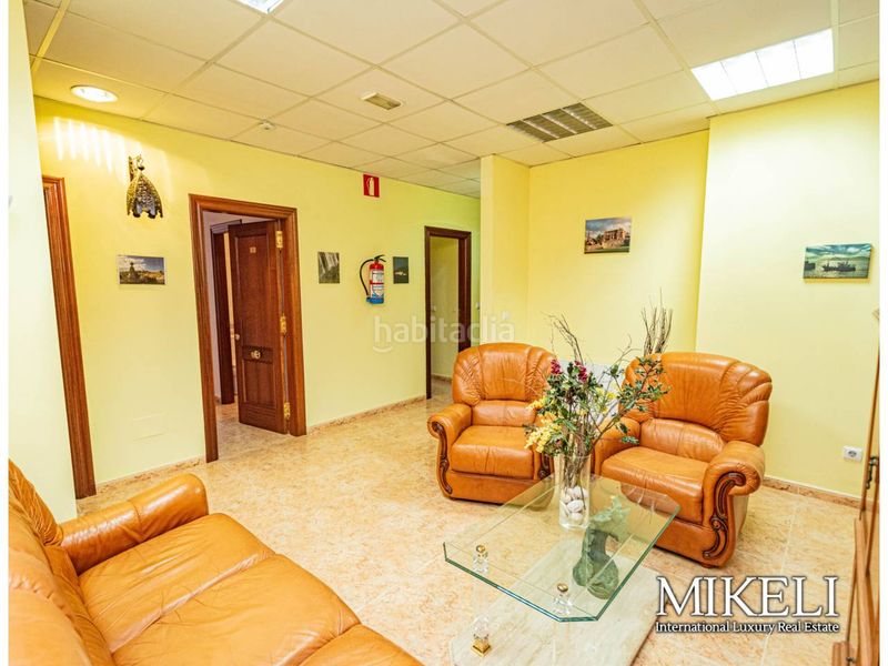 Foto e23afb1c-746a-4368-a518-485d1d9a9fa5. Local comercial a Comillas