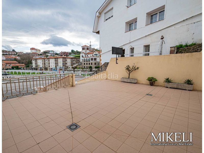 Foto e9fd2c64-9581-4897-880d-72bff89f5a68. Local comercial a Comillas