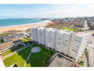 Etagenwohnung  Plaza rubén darío. Decimotercera planta , orientada al sur , ruben dario , sardiner