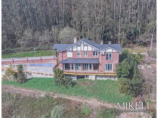 Xalet  Calle cianca. Chalet independiente con piscina en venta en parbayón piélagos