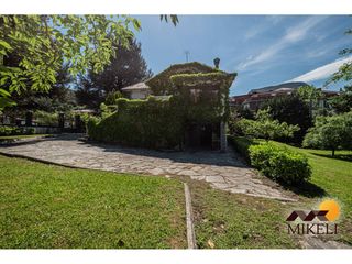 Location Maison  Calle baron de adzaneta. Casona en alquiler para fijo en el centro de ramales de la victo