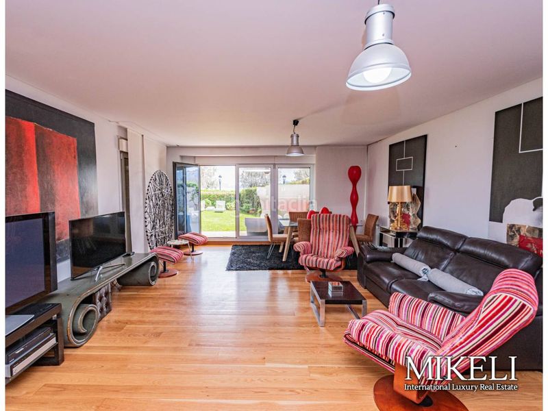 Foto b52f266d-e8f5-4911-a33e-18efbe29c28b. Pis amb calefacció aparcament piscina a El Sardinero Santander